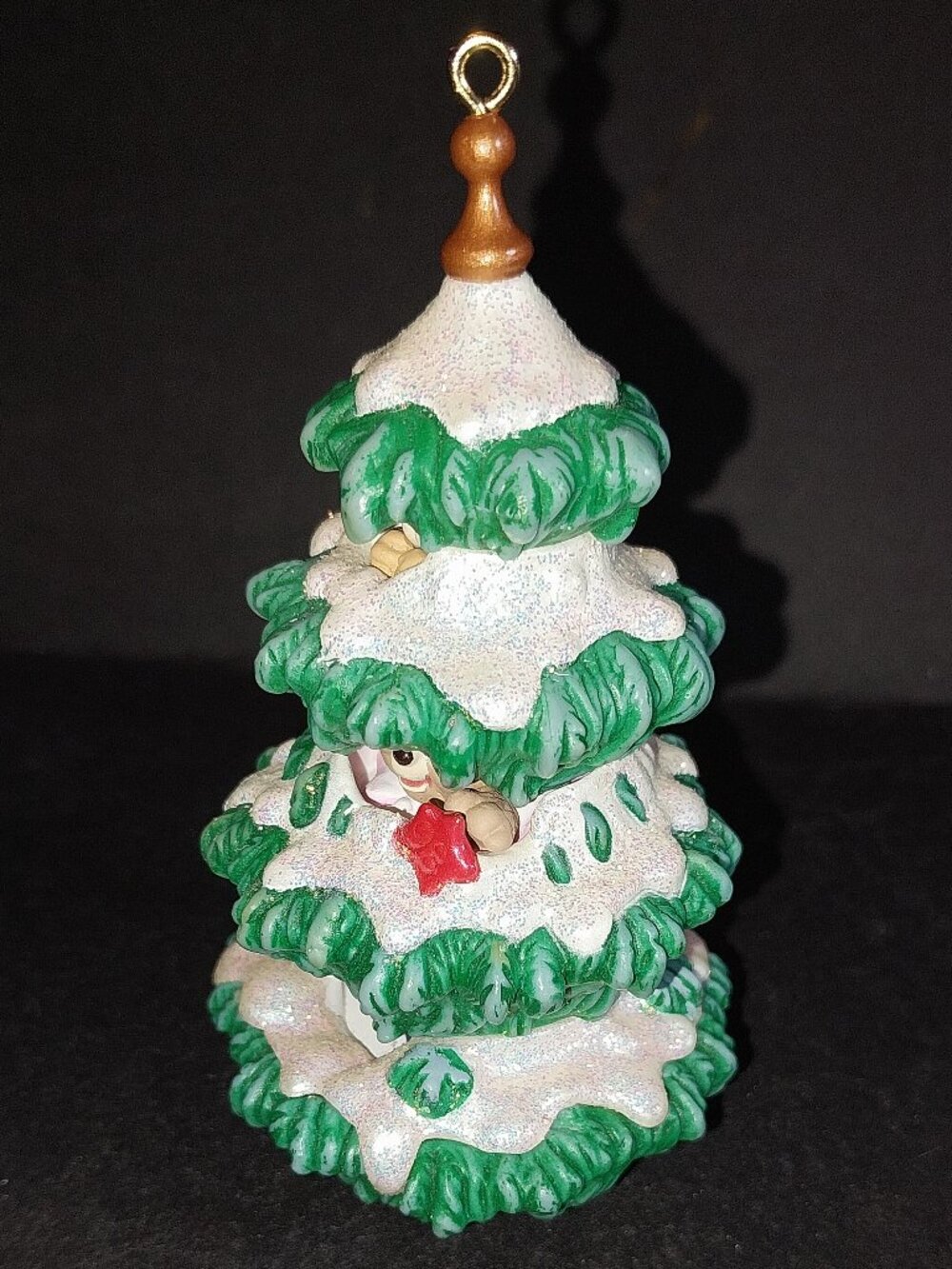 1998 Hallmark Keepsake Ornament Peekaboo Bears In the Christmas Tree